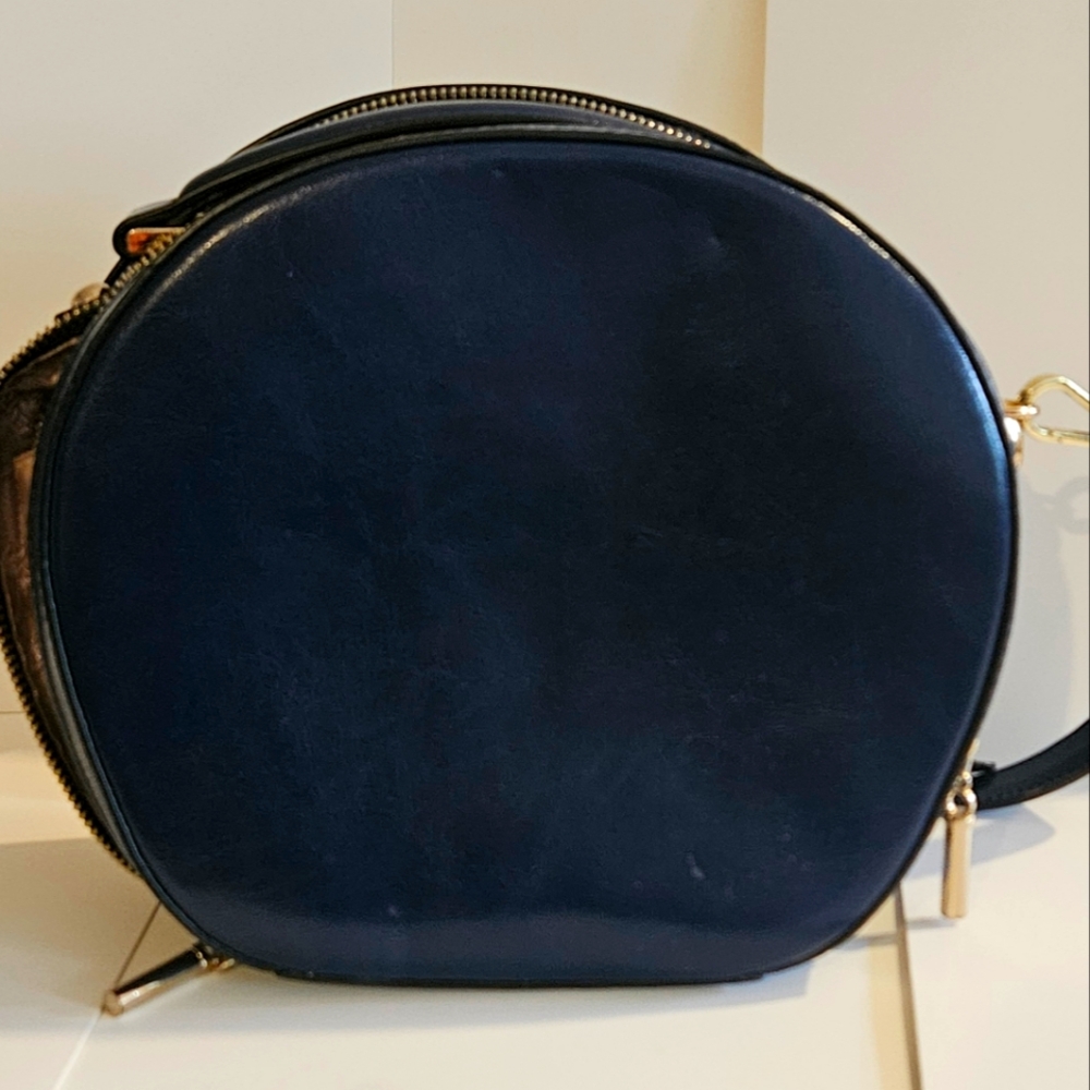 Elegant Navy Blue Crossbody Bag